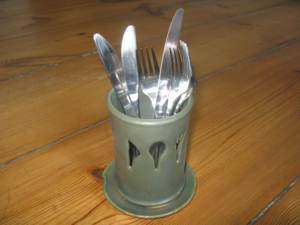 Besteckabtropfer<br> 
Artikelnummer: Bstg1<br> 
Höhe 13,5 cm<br> 
Preis 23,00 €